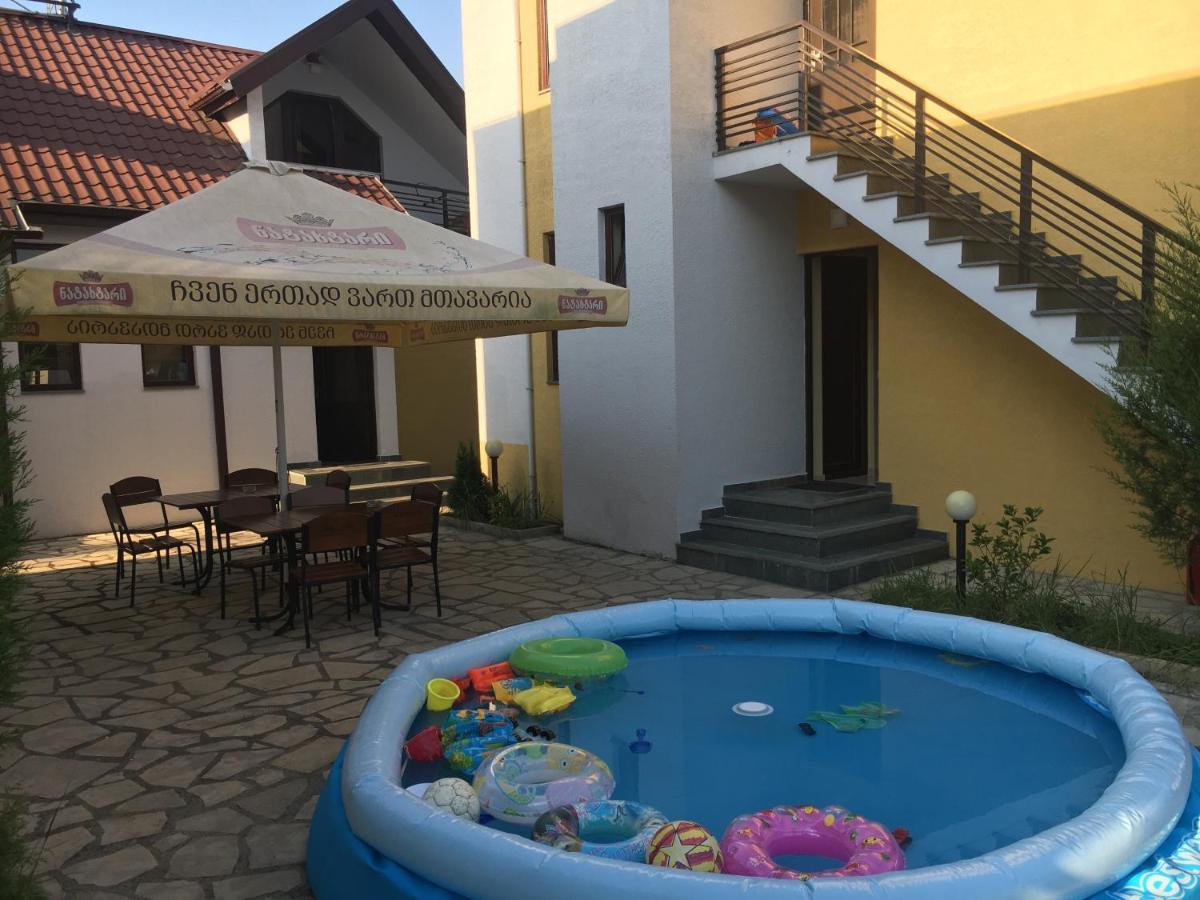 يوريكي Aparthotel Family المظهر الخارجي الصورة