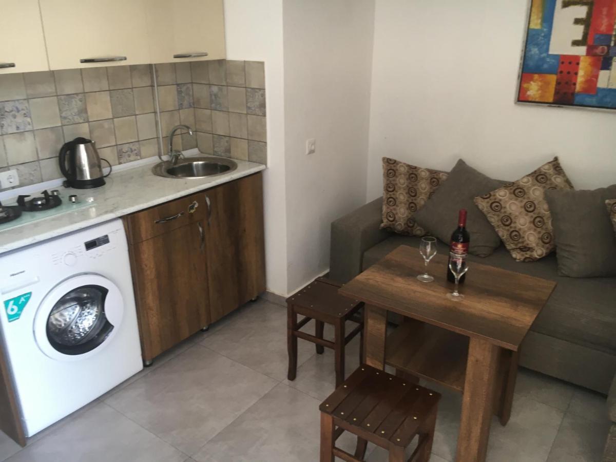 يوريكي Aparthotel Family الغرفة الصورة